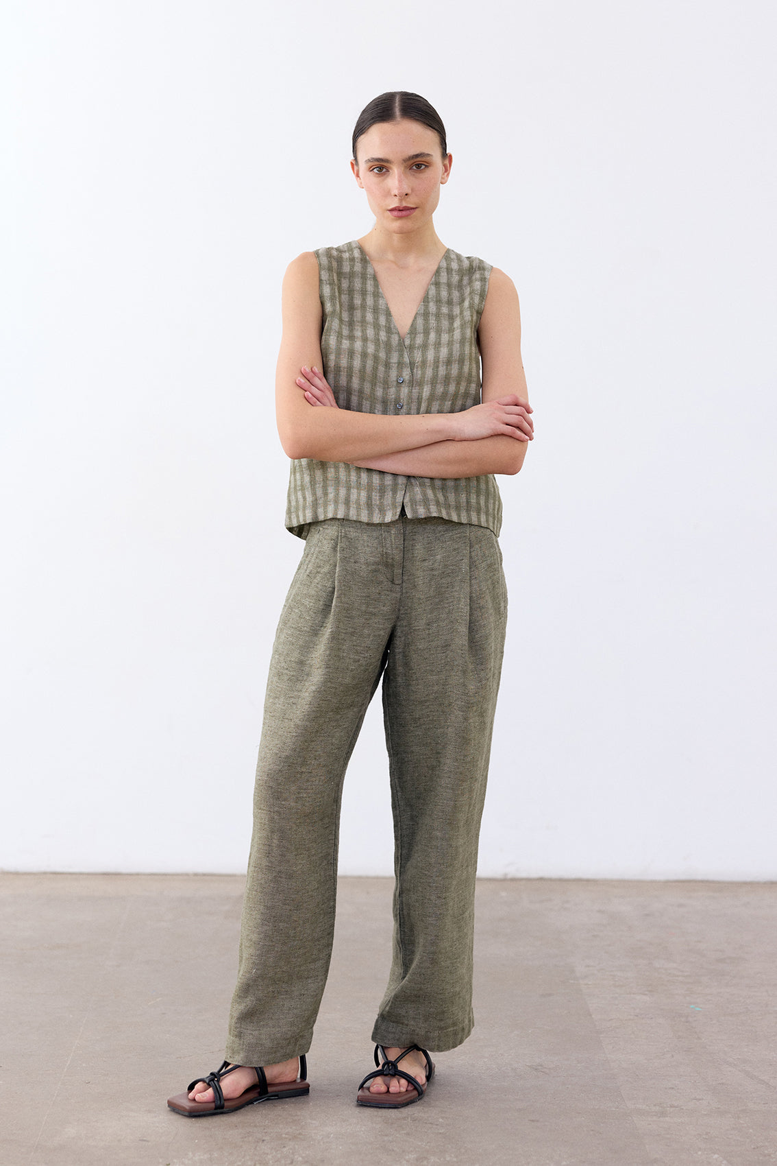 Pleated High-Waist Linen Trousers - Musgo