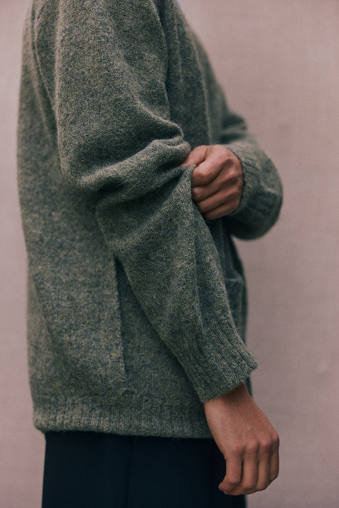 PREVENTA: Men's Cárdigan Alpaca Felted - Musgo