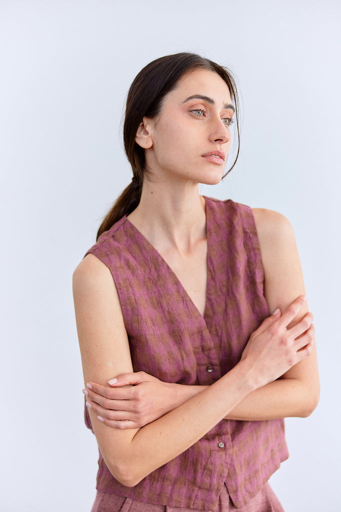 Buttoned Linen Vest Top - Ciruela