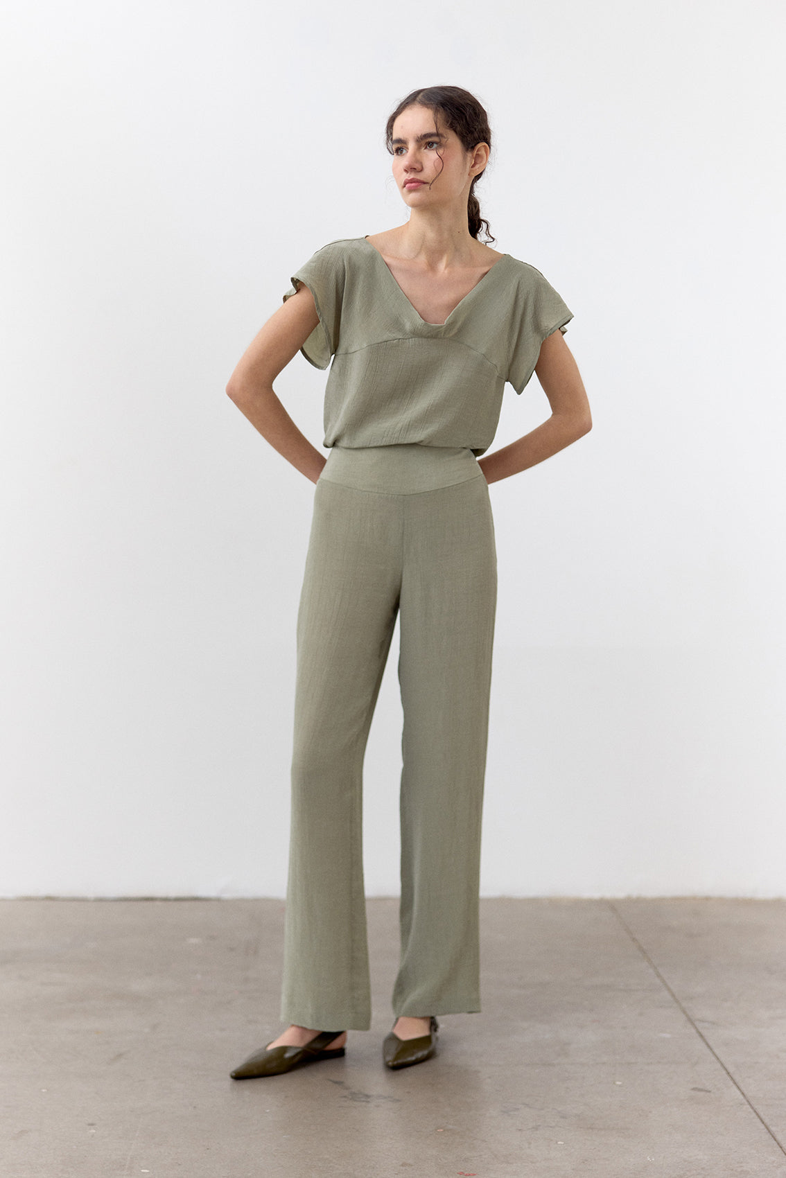 Pantalón Pretina Curva Lyocell Corrugado - Musgo
