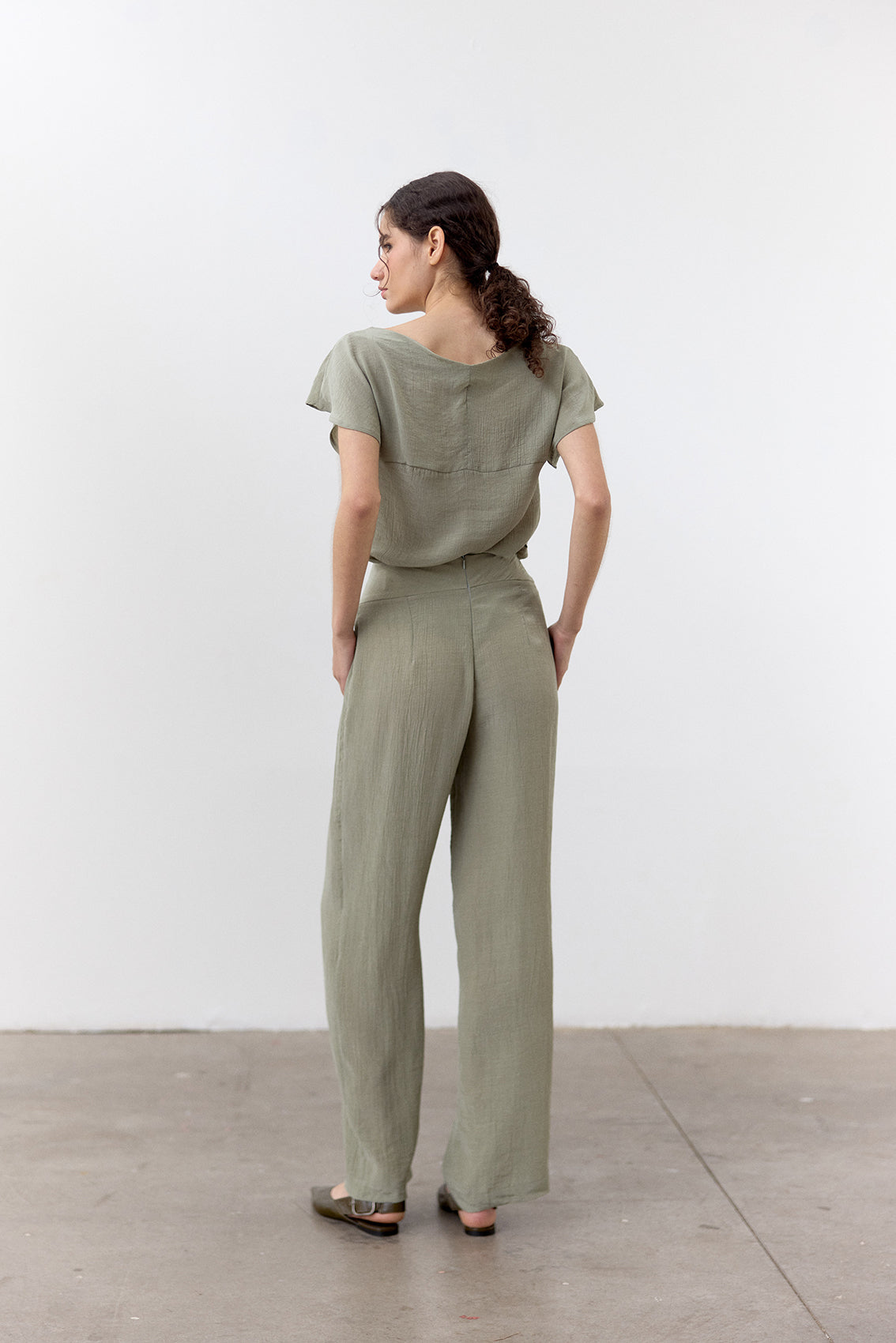 Pantalón Pretina Curva Lyocell Corrugado - Musgo