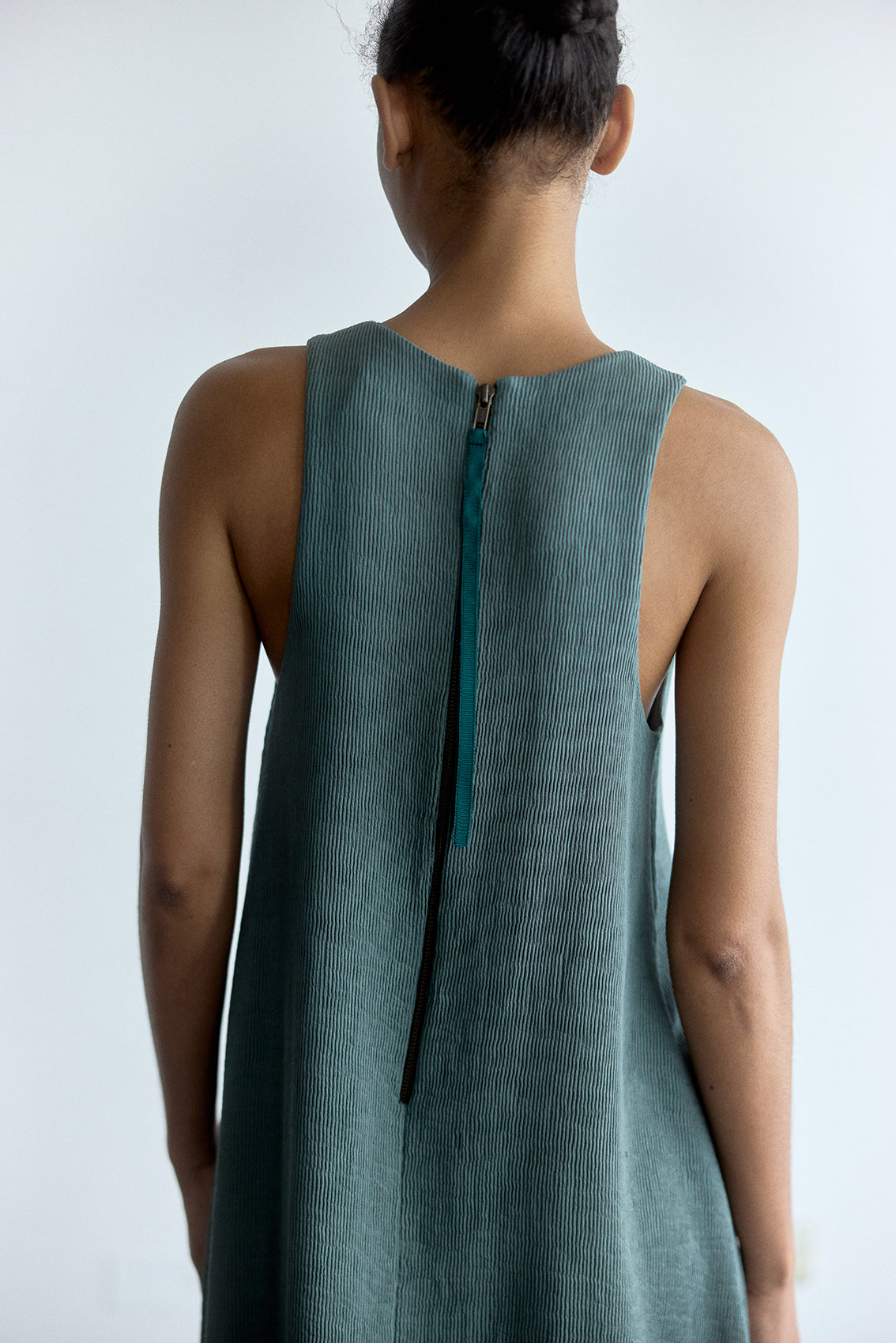 PREVENTA: Vestido Corto Halter Plegado - Eucalipto