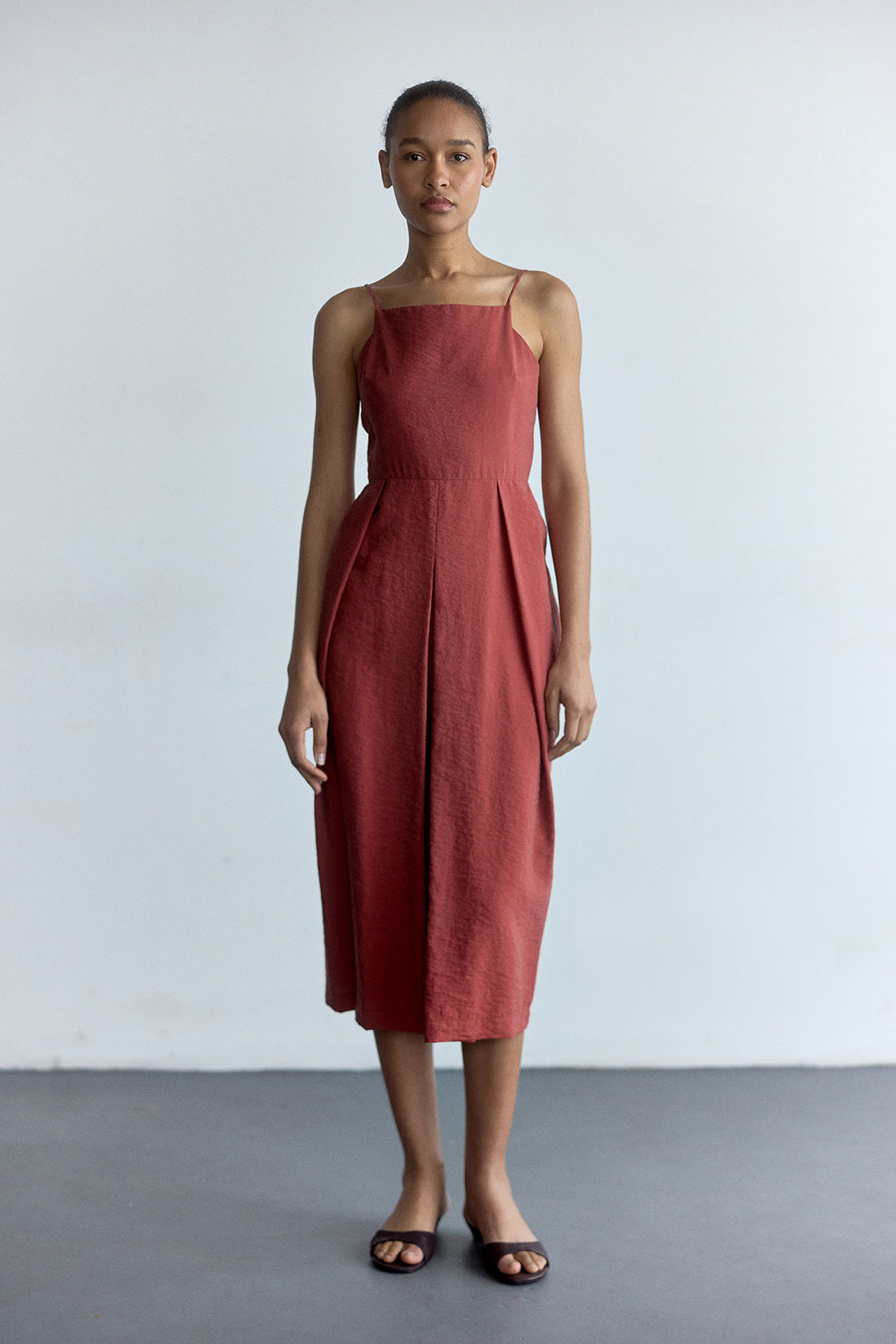 Vestido Jardinera Seda Rugosa - Grosella