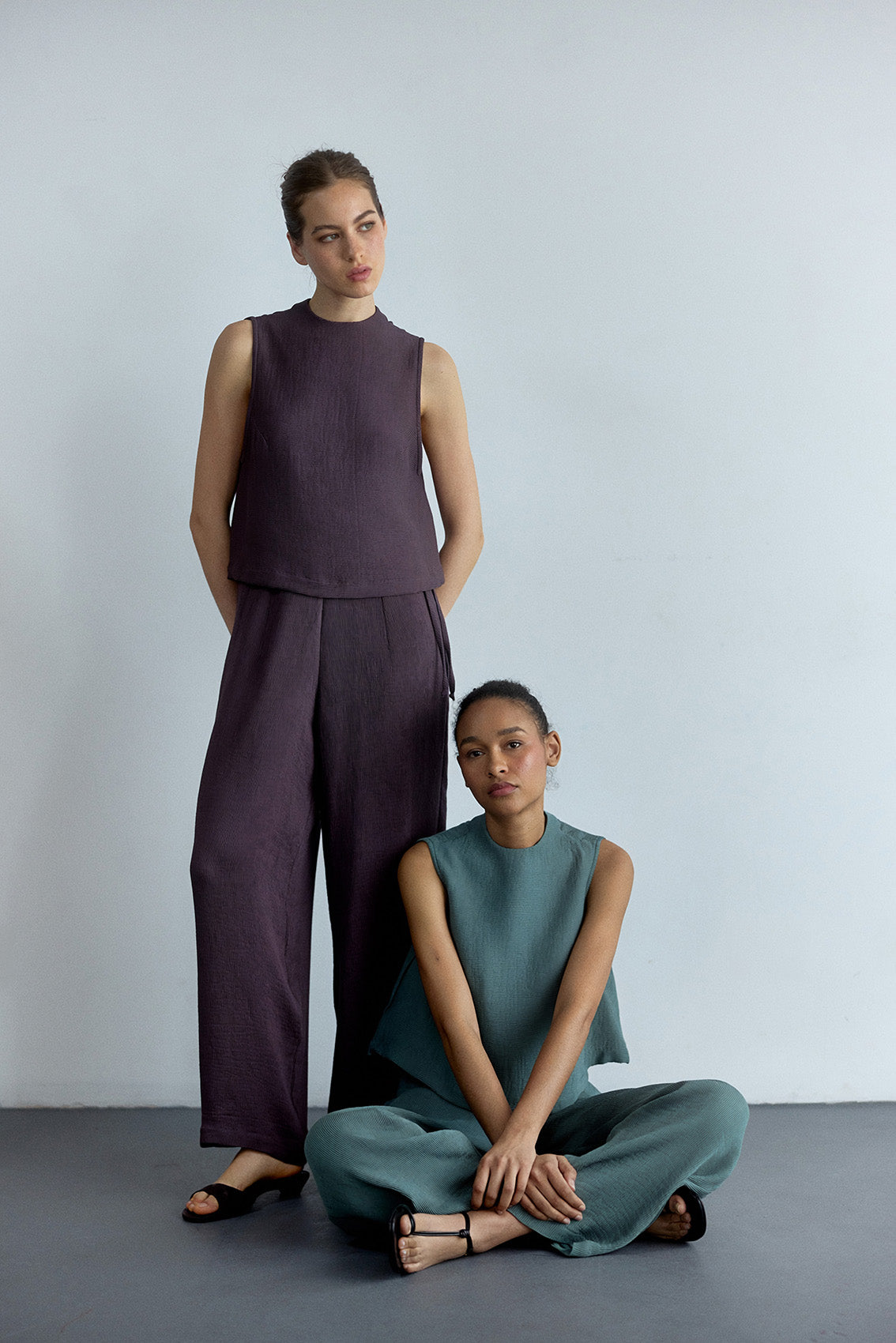 Pantalón Recto Plegado - Berenjena