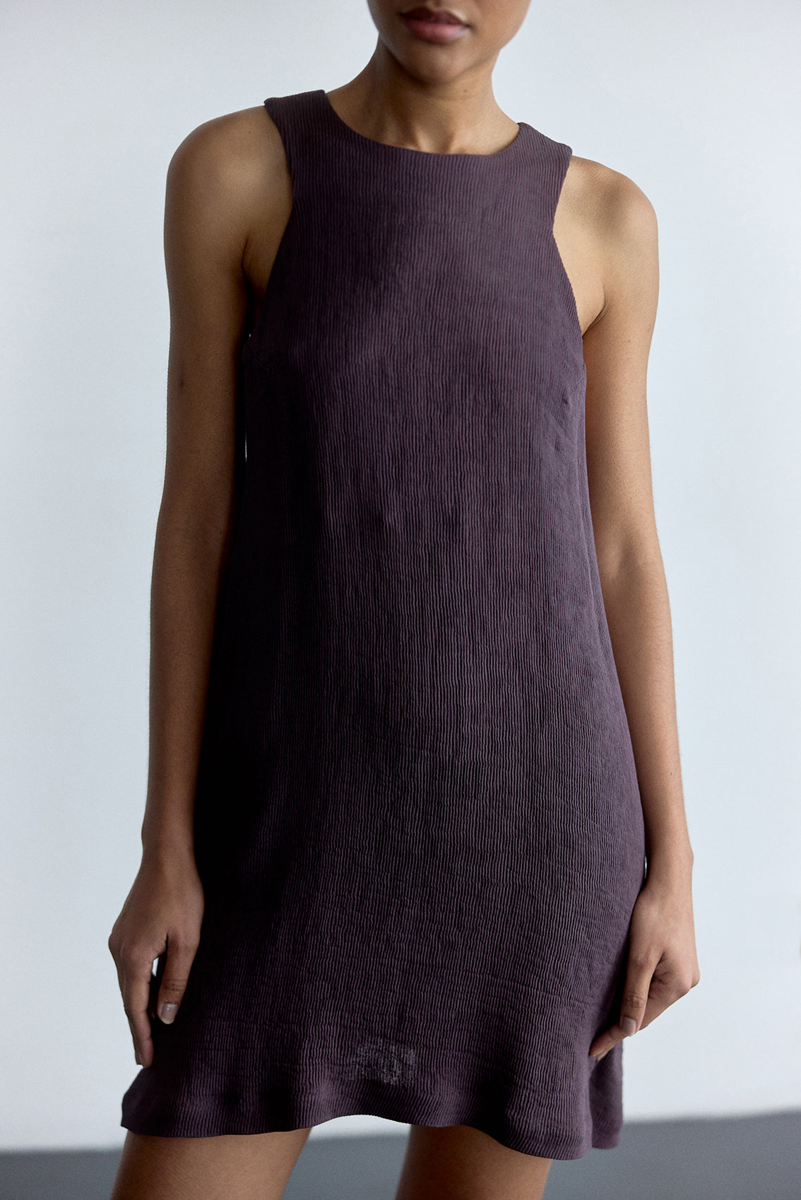 PREVENTA: Vestido Corto Halter Plegado - Berenjena