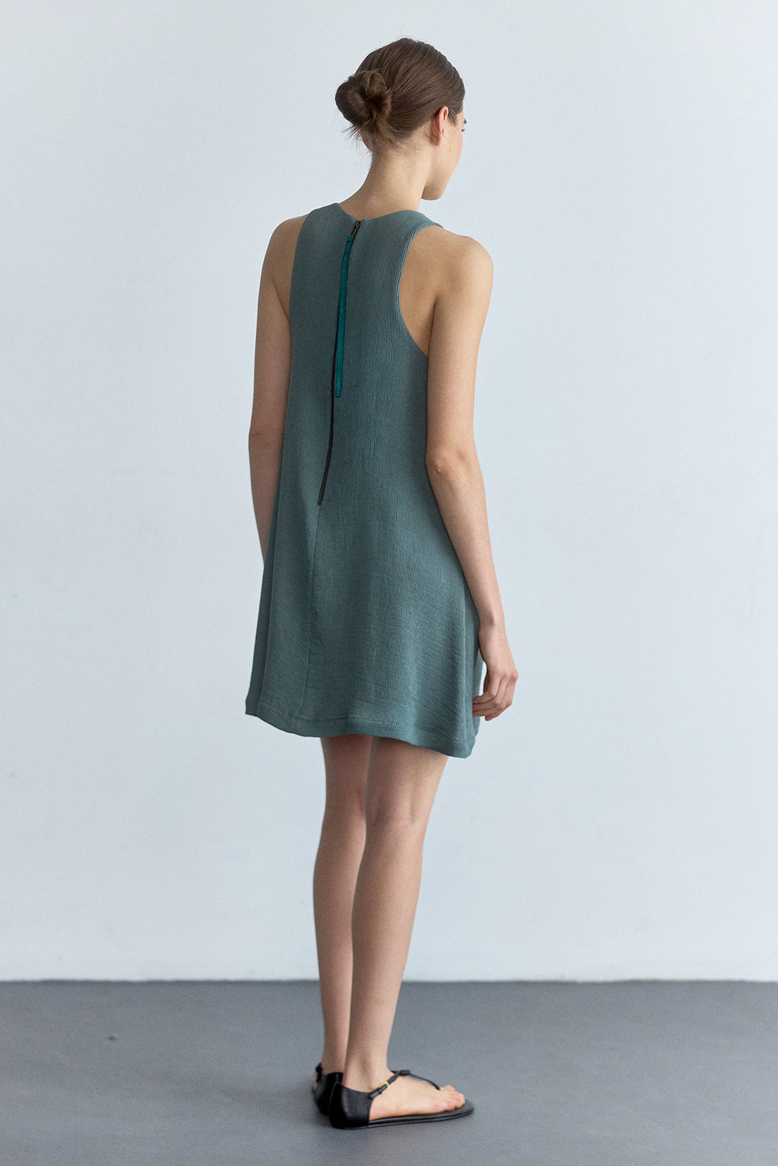 PREVENTA: Vestido Corto Halter Plegado - Eucalipto